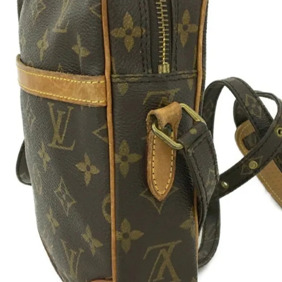 LV Danube crossbody - Picture 3 of 8